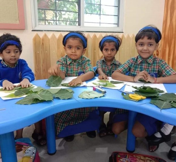 Leaf Ganpati making act (2)