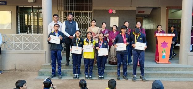 Prize distribution (10)