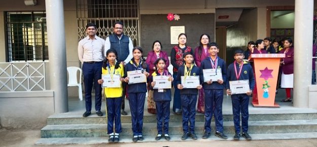 Prize distribution (11)