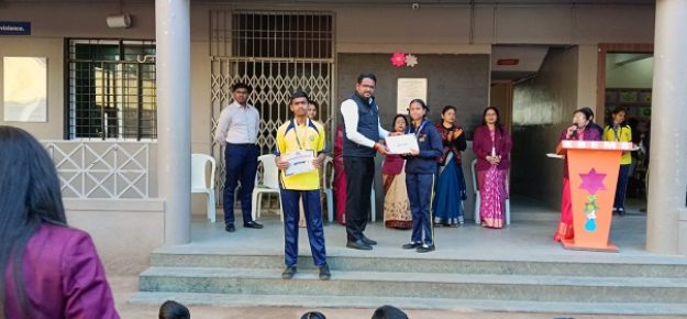 Prize distribution (14)