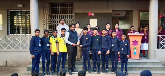 Prize distribution (15)