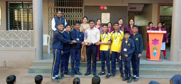 Prize distribution (19)