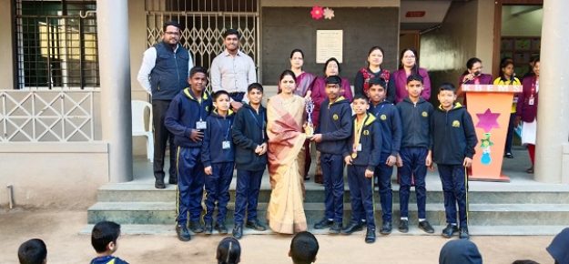 Prize distribution (21)