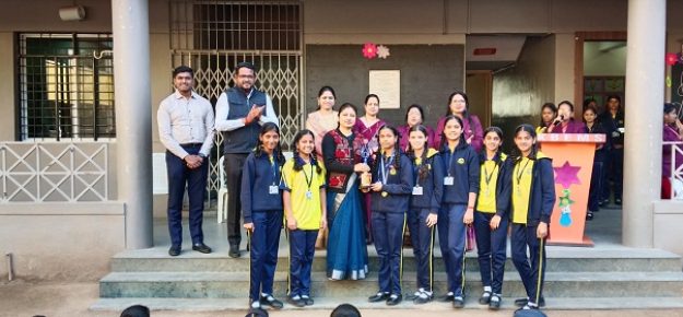 Prize distribution (26)