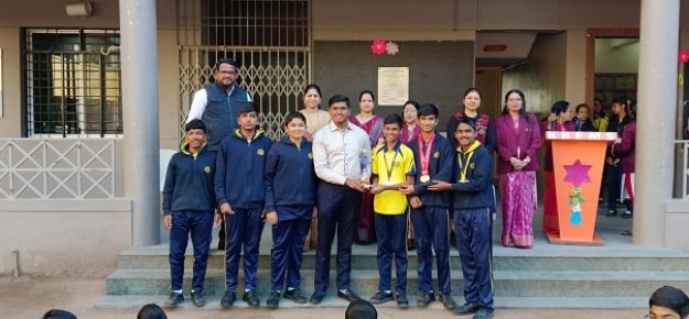 Prize distribution (29)